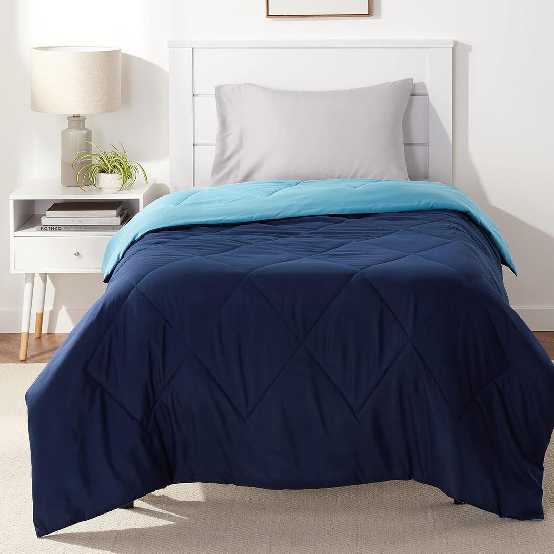 Amazon Basics Washable Comforter Blanket, Reversible Lightweight Microfiber All Season, Twin/Twin XL, Navy/Sky Blue