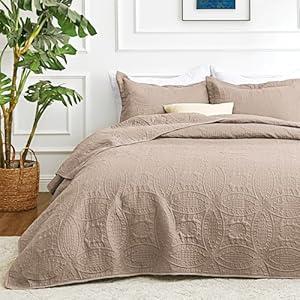 Love's cabin California King Size Quilt Bedding Set Burlwood Bedspreads - Cal King Lightweight Bedspread Comforter - Coin Pattern Coverlet for All Season - 3 Pieces (1 Quilt, 2 Pillow Shams)