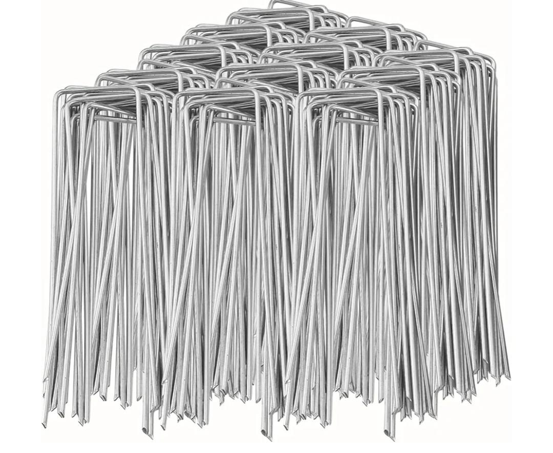 100 Pack Garden Landscape Staples, 6 Inch 11 Gauge Galvanized Garden Stakes Ground U Shaped Landscape Pins to Secure Lawn Fabrics Weed Barrier Covers Ground Cover and Landscaping