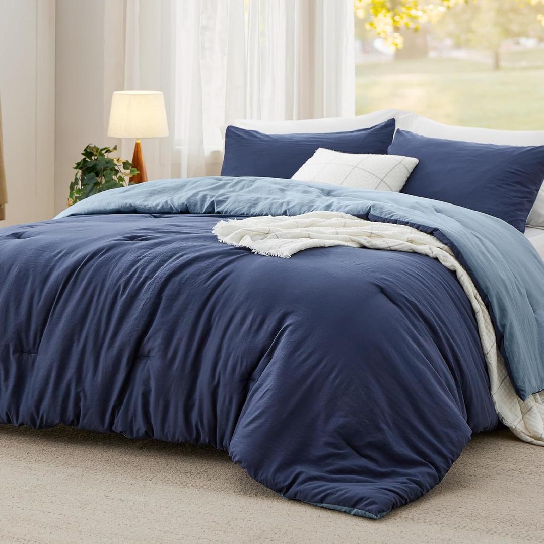 Bedsure King Size Comforter Set, Reversible Navy Soft Prewashed Bedding for All Seasons, 3 Pieces Warm Down Alternative Bed Set, 1 Lightweight Comforter (104"x90") and 2 Pillowcases (20"x36")