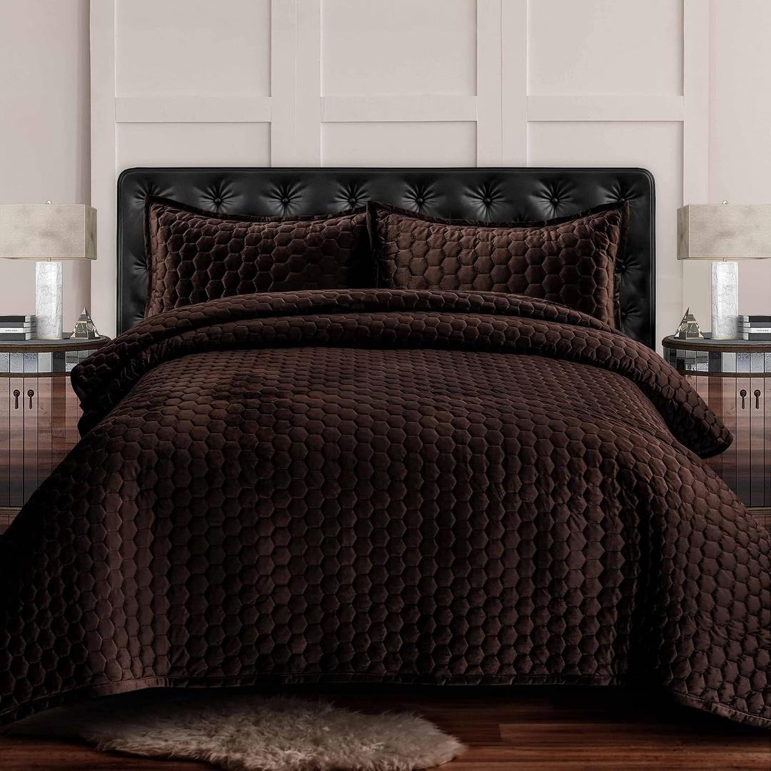 Tribeca Living Lugano Oversized Velvet Quilt Set - All Season, Extra Large, 3 Piece King Size Comforter Set with 2 Pillow Shams in Chocolate Honeycomb Pattern 260GSM