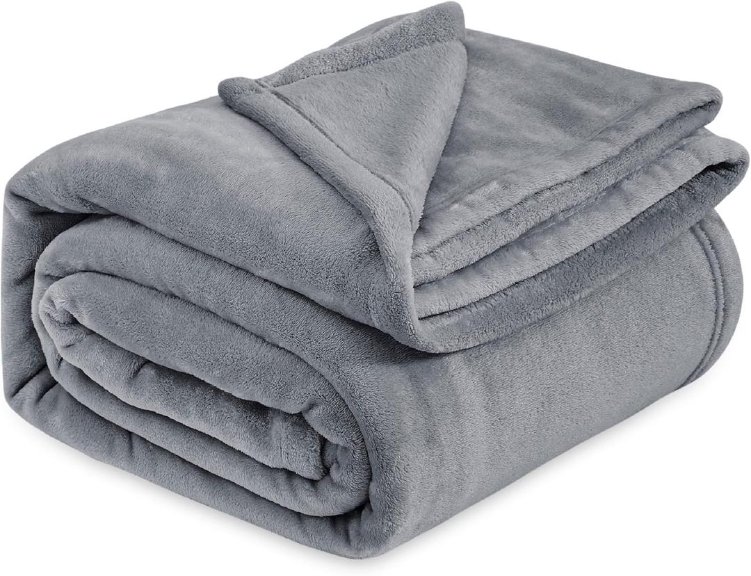 Bedsure Fleece Bed Blankets Queen Size Grey - Soft Lightweight Plush Fuzzy Cozy Luxury Blanket Microfiber, 90x90 inches (Queen (90" x 90"))