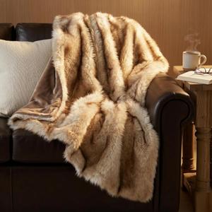 Faux Fur Throw Blanket - Ultra Long Pile, Luxury Fluffy Fox Golden with Brown Tipped Throws for Couch Sofa Decoration, Fuzzy Plush Blankets for Women, 130x150cm