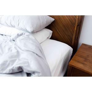 White Pillow Covers and Blanket Queen Standard Pillow Cases Soft Microfiber Pillow Cases Set of 4 Pillowcase (White, Queen)
