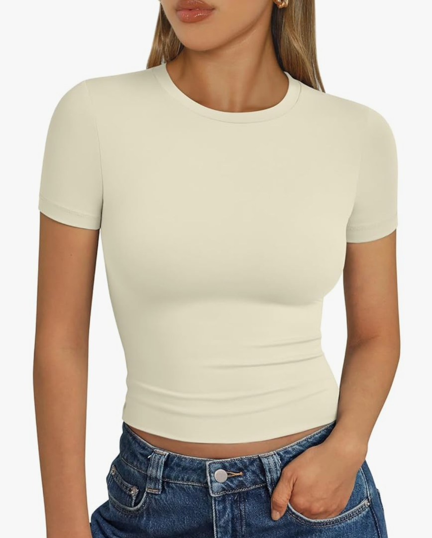 Trendy Queen Womens Basic T Shirts Summer Tops 2025 Short Sleeve Crop Tops Slim Fit Gym Workout Y2k Clothes, SIZE M