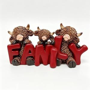 AMJUDOT Highland Cow Figurine Statue Resin Three Cow Statue with Family Letter Animal Home Decor Ornament