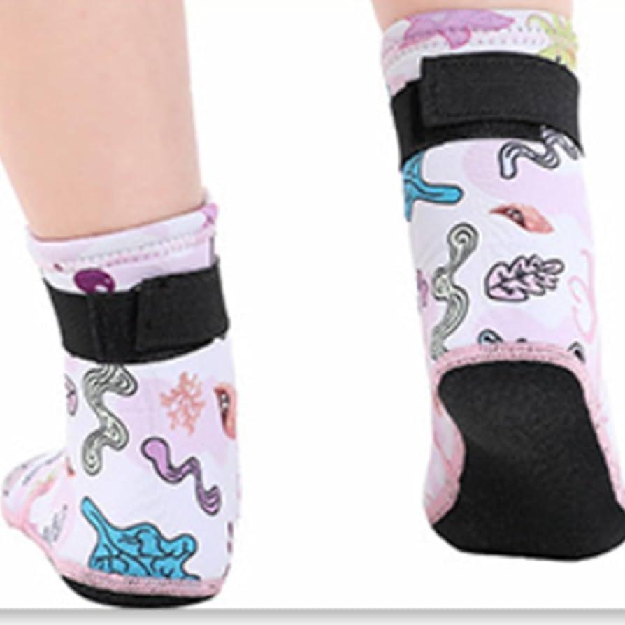 XUKER Neoprene Water Socks for Kids Toddlers 3mm Sand Proof Beach Volleyball Socks Diving Boots for Outdoor Water Sports M
