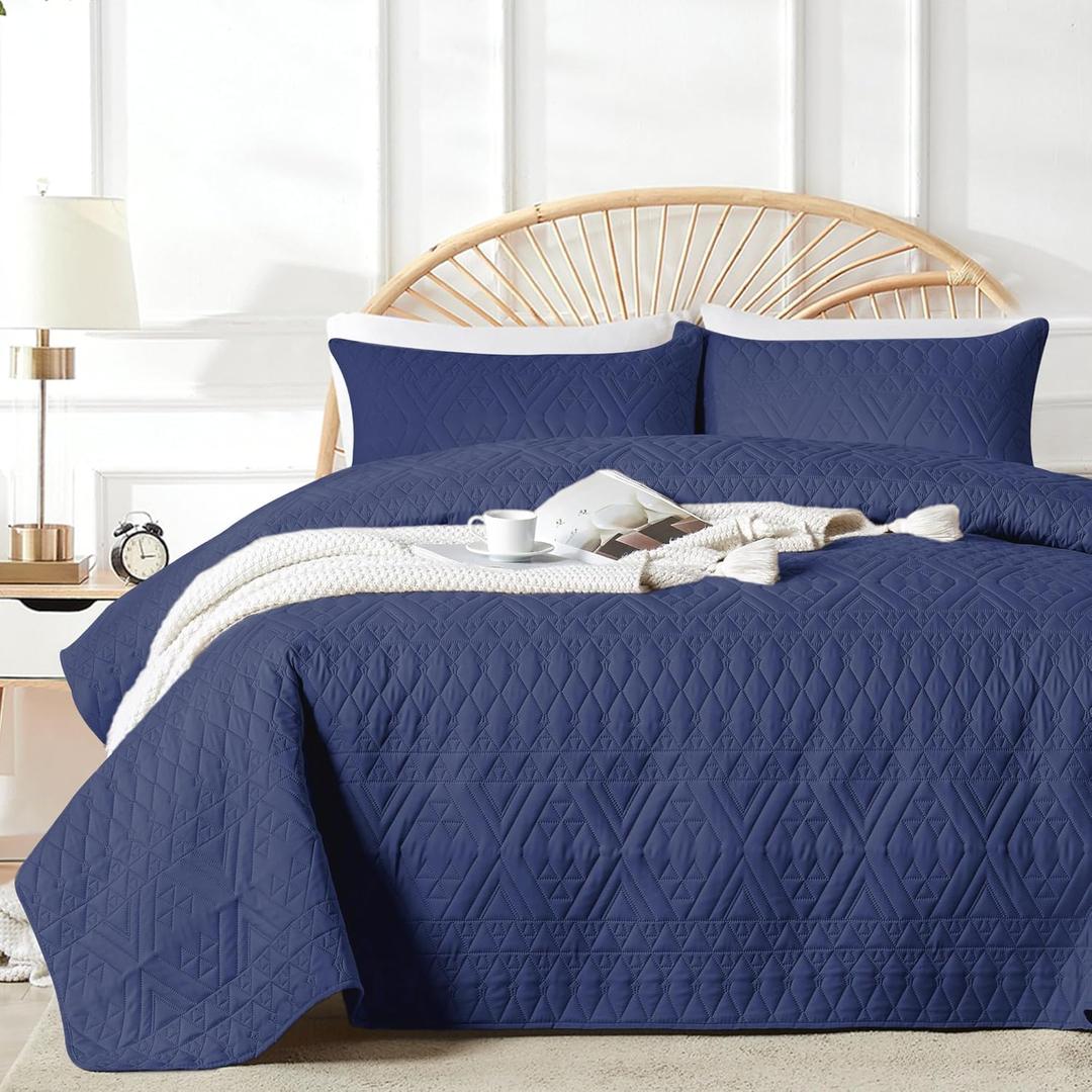 akkialla King/Cal King Size Quilt Bedding Set,Navy Blue Lightweight Microfiber Soft Bedspread,Modern Style Geometric Pattern Coverlet Set for All Seasons,3 Piece(1 Quilt,2 Pillow Shams)