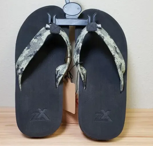 ZeroxPosure Men's Size 11 Wide Strap Flip Flop Sandals Black Green Urban Camo