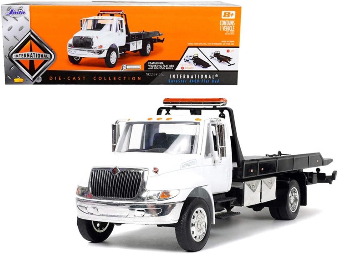 Jada Toys International Durastar 4400 Flatbed Tow Truck Die-cast Car