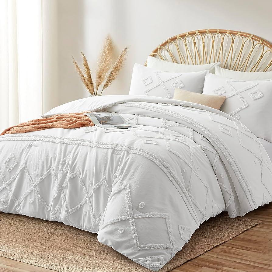 White Queen Comforter Set Tufted Bedding Set Queen 3 Pieces, Boho Shabby Chic Comforter with 2 Pillowcases (Pure White,Queen)