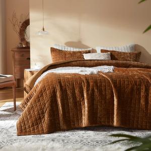 LEAONME Velvet Quilt California King-118''x106'', Lightweight Caramel Velvet Comforter Set with 2 Pillow Shams, Soft Oversized Bedspread Coverlet Quilted Bedding Set for All Season