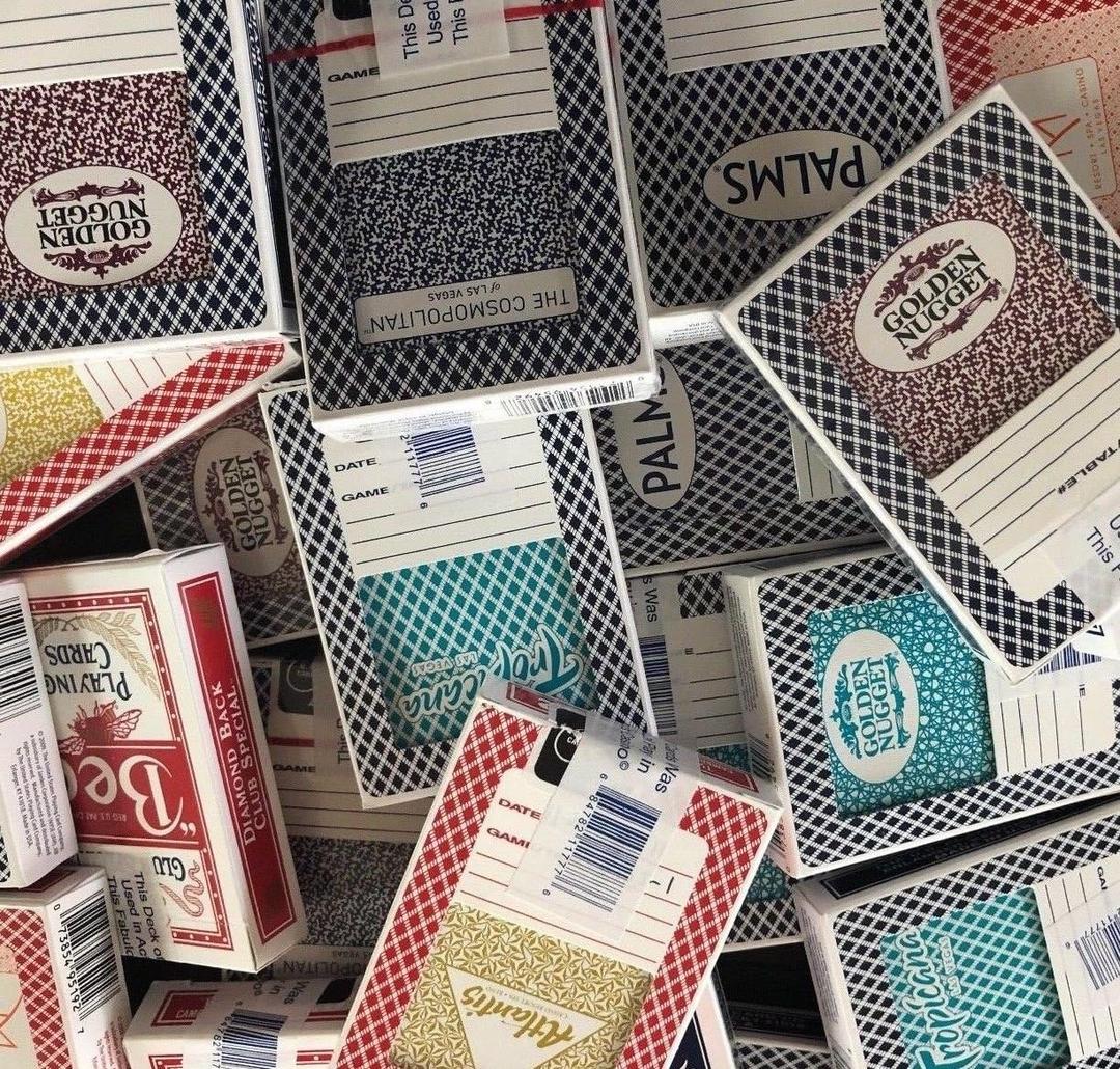 JUSTMIKEO 4 Random Las Vegas Casino Used Playing Cards Deck