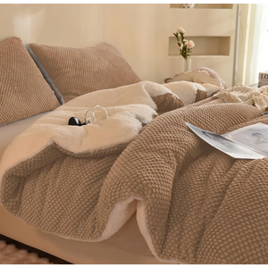 LLanCL 3D Jacquard Design Comforter Set, Luxury Cozy Sherpa Fur Plush 3Pieces UltraSoft Warm Sets Bedding with 2 Pillowcases (Queen Size 90"x90", Beige)