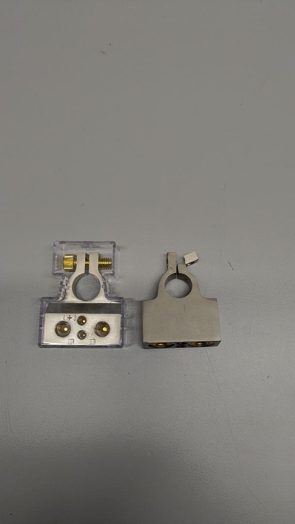 Battery Terminal Connectors, 0/2/4/6/8/10 AWG Battery Terminals, Heavy Duty Car Battery Terminal, Top Post Multiple Marine Superior Connectivity Long Lasting Easy to Install Versatile (Silver),Demage