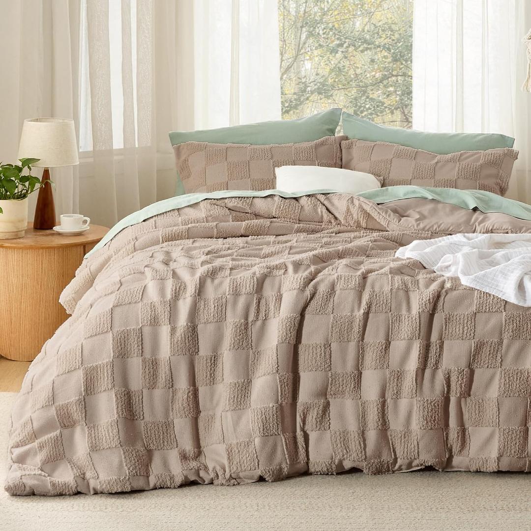 Bedsure Queen Size Comforter Set Khaki, Boho Tufted Bed Set, Checkered Farmhouse Shabby Chic Bedding, 3 Pieces, 1 Plaid Geometric Comforter and 2 Pillow Shams