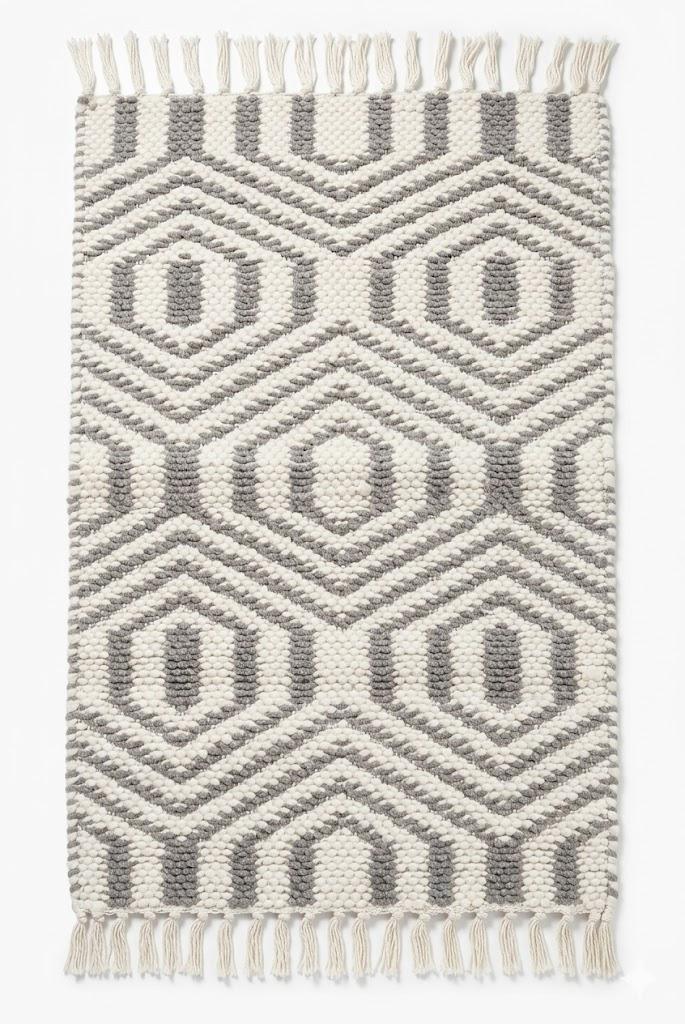Chenille Cotton Diamond Rug 21x34 Inches - Light Grey, Reversible Small Soft Washable Front Door Mat Ideal for Kitchen, Entryway, Bathroom | Farmhouse Boho Accent Indoor Throw Rugs for Bedroom, Patio