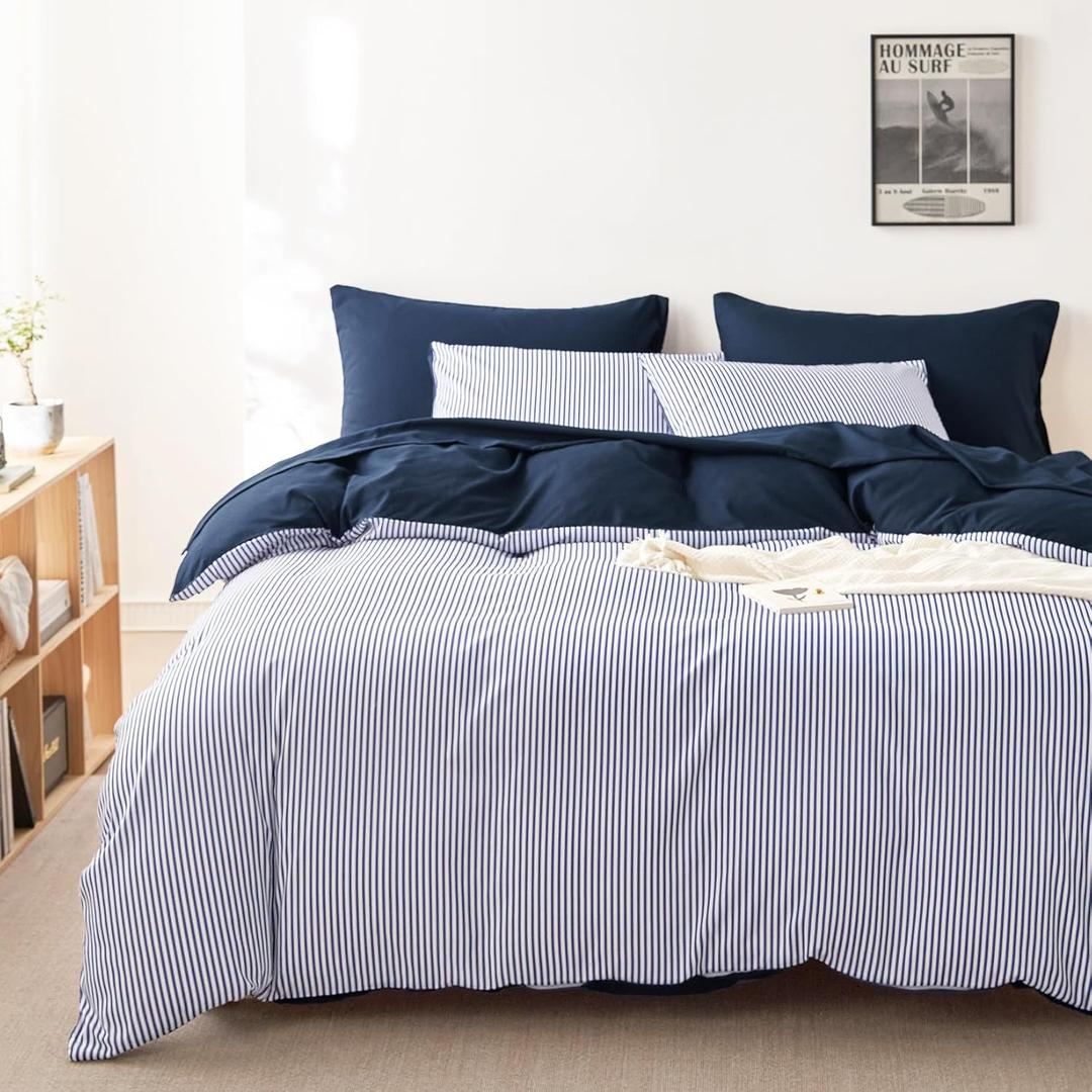 Wake In Cloud - Striped Comforter Set, Ticking Stripe Vertical Pinstripe Neutral Farmhouse Pattern Printed, Soft Lightweight Bedding, 3 Pieces, Navy Blue, Full Size