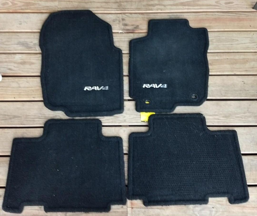 Genuine Toyota (PT206-42130-20) Floor Mat