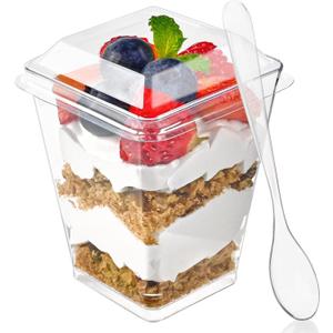 Zezzxu 50 Pack 5 oz Plastic Dessert Cups with Lids and Spoons, Banana Pudding Cups with Lids Mini Dessert Shooters for Party Individual Yogurt Parfait Jello Fruit Trifle