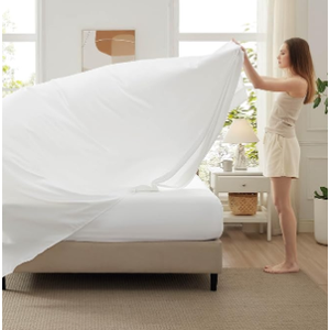 Bedsure Queen Sheet Set - 3 Pieces Soft Queen Size Sheets - Breathable & Cooling - Hotel Luxury - Easy Care Polyester Microfiber Bedding for Women, Men, Bright White