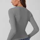QINSEN Long Sleeve Shirts for Women Crewneck Rib Knit Slim Fit Going Out Tops Casual Basic Tee (L)