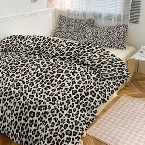 Leopard Print Pattern Bedding Comforter Set King Size Comforter for Farmhouse King Bed Boho Lightweight Comforter King with 2 Pillow Shames(3 Pcs) 90"x90"