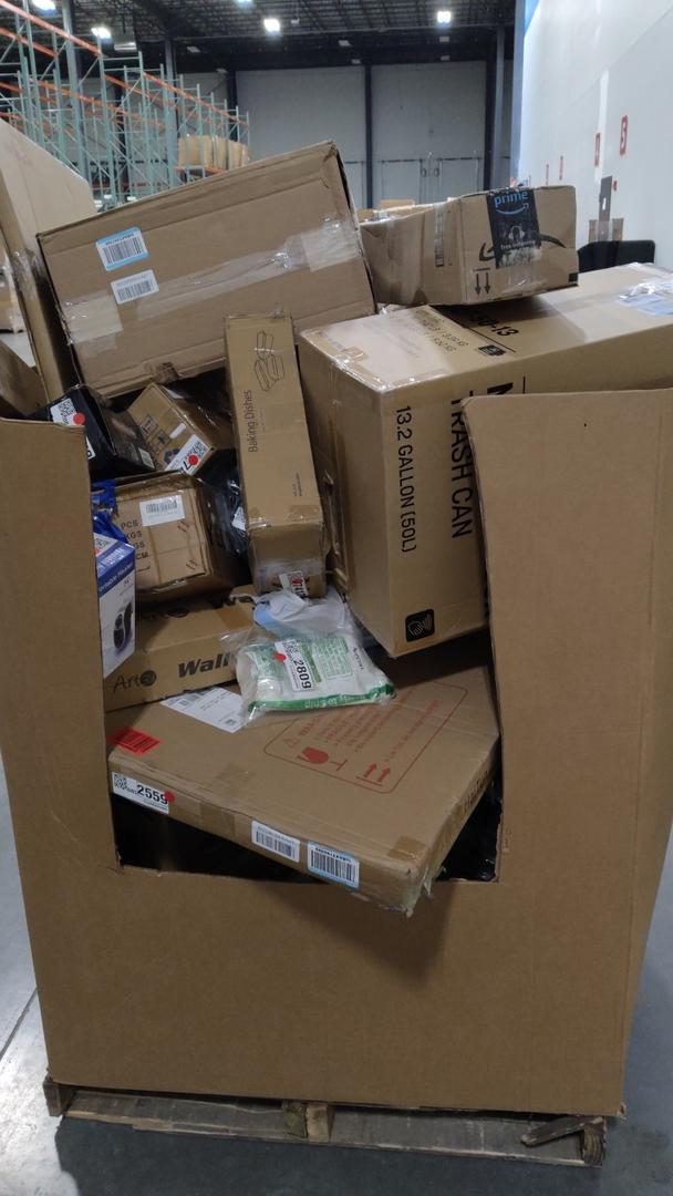 Pallet Of Salvage Items 