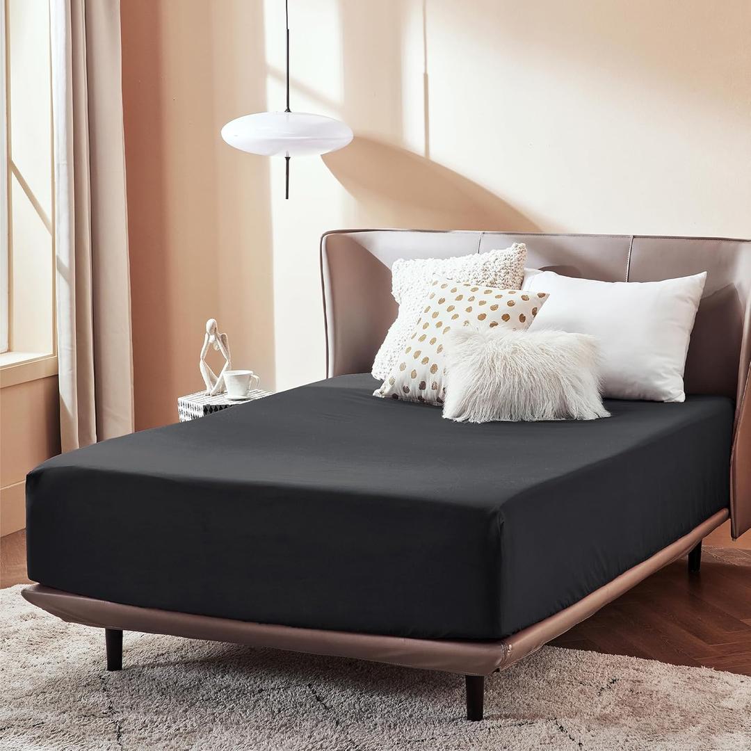 Bedsure Fitted Sheet Queen Size Only - Brushed Microfiber Bed Sheets, Ultra Soft & Breathable, Fade Resistant & Easy Care (Green, 60x80+16 Inches, 1 Piece)