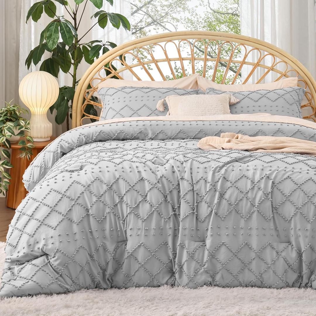 Bedsure California King Comforter Set - Light Grey Comforter, Boho Tufted Distressed Vintage Bedding for Kids, 3 Pieces Farmhouse-style Bed Set for All Seasons, Fluffy Soft Bedding with 2 Pillow Shams