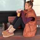 APAFES Women Winter Oversized Puffer Vest Quilted Lightweight Stand Collar Sleeveless Padded Puffy Jackets Coat with Pockets (Medium, Brown)