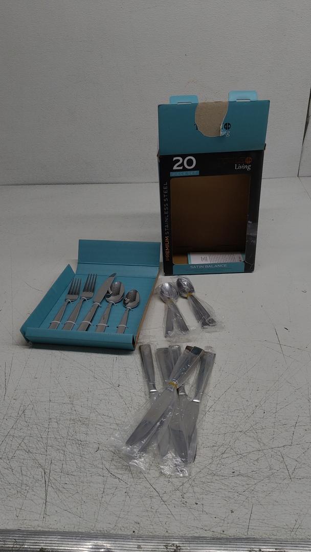 Towle Living Flatware Set 16 Pcs