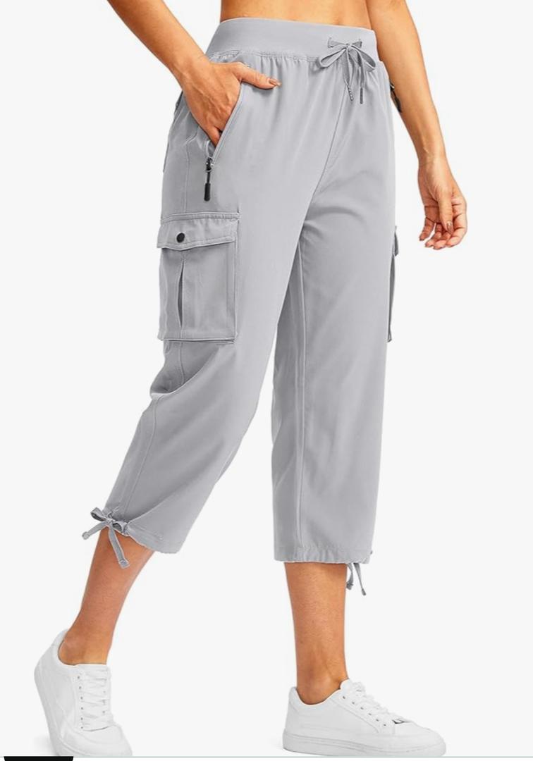 Soothfeel Women's Cargo Capris Pants with 6 Pockets Lightweight Quick Dry Travel Hiking Summer Pants for Women Casual,L