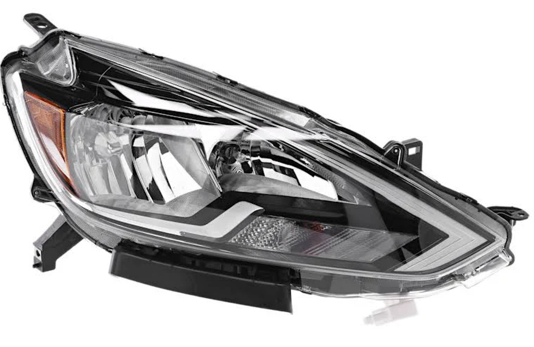 2016-19 Nissan Sentra Passenger Side Halogen Headlight, With Bulbs, OE Comparable Finish