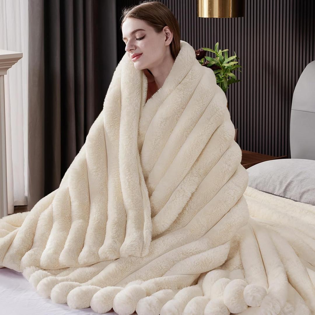HaloRest Fluffy Faux Fur Throw Blanket, Thick 1000GSM Soft Cozy Throw Blankets for Bed, Luxury Plush Striped Warm Fuzzy Blanket for Couch LivingRoom Home Decor & Gifts(30"x 40", Cream White)