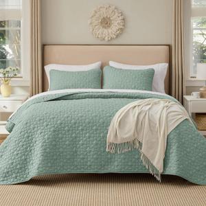 Bedsure Quilts Queen Size - Lightweight Bedspreads Queen Size with Lucky Star Quilting, Soft Quilt Bedding Set, Sage Green Comforter Set Coverlet for All Seasons with 2 Pillow Shams (90" x 96") | Skin-Friendly Soft, All-Season Comfort, Breathable, Lightweight, Machine Washable