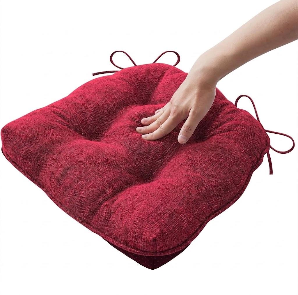 IPYNBAP Chair Cushions for Dining Chairs Set 1, Red Kitchen Chair Cushions, Chair Pads with Ties and Non Slip Backing, Christmas Room Decor, Tufted Memory Foam Seat Cushion 1 Pack, 15.5"x15.5"x4"