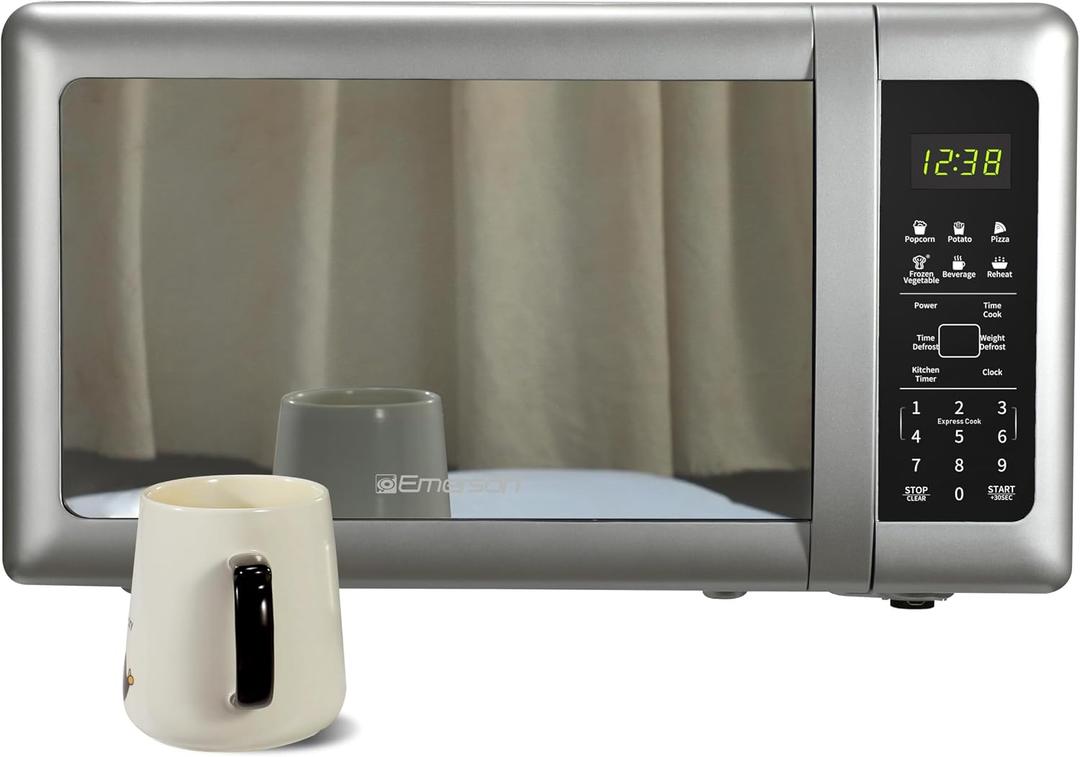 Emerson MW7601SL Countertop Microwave Oven with Sleek Mirrored Finish Glass Door, 700W, 10 Power Levels and 6 Pre-Programmed Settings with Child Safe Lock, 0.7. Cu. Ft., Silver