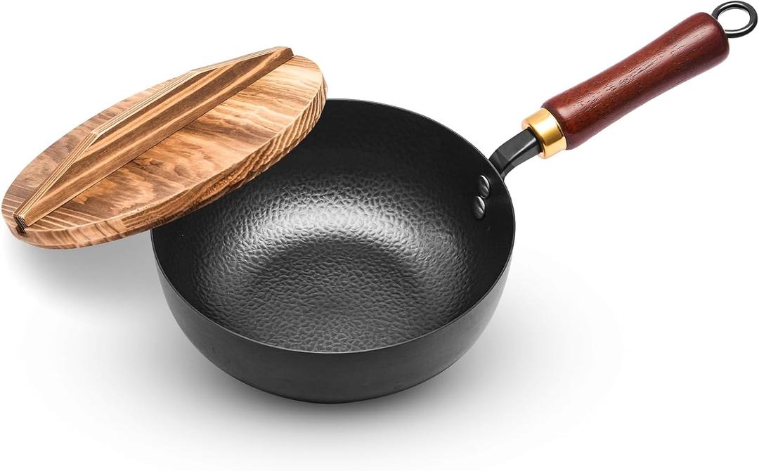 Carbon Steel Wok Pan with Wooden Lid, 7.8-Inch (1.6QT) Small Wok, Cold-Forged Flat Bottom Stir Fry Pan, Coating-Free, Induction Ready, for Eggs, Ramen, Soup & Oatmeal