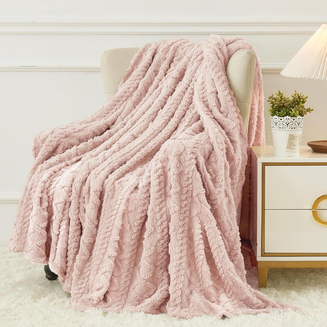 Aganear Fleece Throw Blanket - Cozy Soft Lightweight Fuzzy Throw Blanket for Women Portable Throw Blankets for Couch, Warm Present for Birthday, Christmas, Halloween, Housewarming(50"x60", Pink)