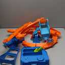 Hot Wheels Toy Car Track Set, Deluxe Building Box with Motorized Booster, 1:64 Scale Vehicle, Speed Snap Track, Boosted Jump Speedway