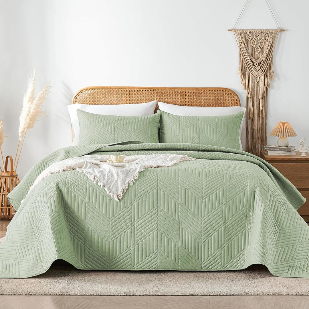Davulos Queen Quilt Bedding Set,Sage Green Ultrasonic Full/Queen Quilt Set Reversible Microfiber Bedspread,Lightweight Soft Modern Geometric Coverlet Set for All Seasons(1 Quilt,2 Pillow Shams)