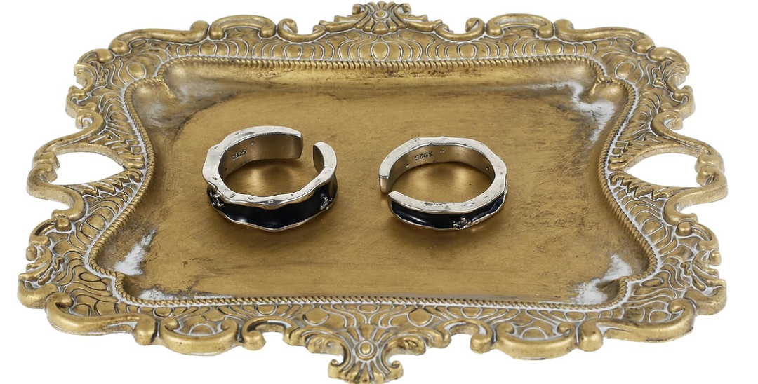 Small Vintage Jewelry Tray, Jewelry Dish Ring Holder, Gold Trinket Dish, Rustic Ring Dish Plate Antique Earring Necklace Tray, Decorative Metal Mini Tray for Women Girl Birthday Chrismas Gifts(1 Pack)