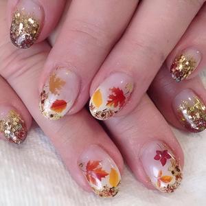 24Pcs Fall Press On Nails Short Almond Fake Nails Maple Leaves Nail Press Ons Full Cover False Nails With Gold Glitter Designs Artificial Acrylic Glue On Nails Fall Stick On Nail For Women