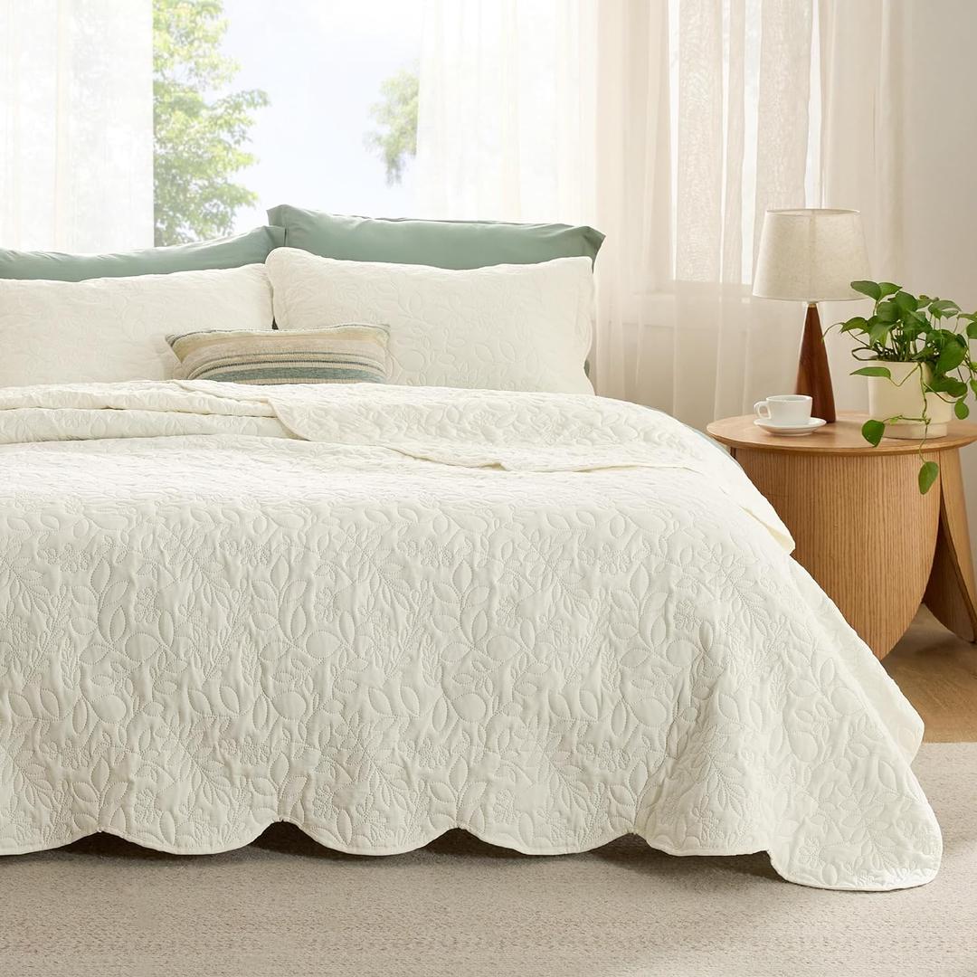 Bedsure Quilt King Size - Ultra Soft Pre-Washed Bedspread - Lightweight Cream Yellow Comforter with 2 Pillow Shams - Summer Bedding Set with Leaf Design 106x96 Inch