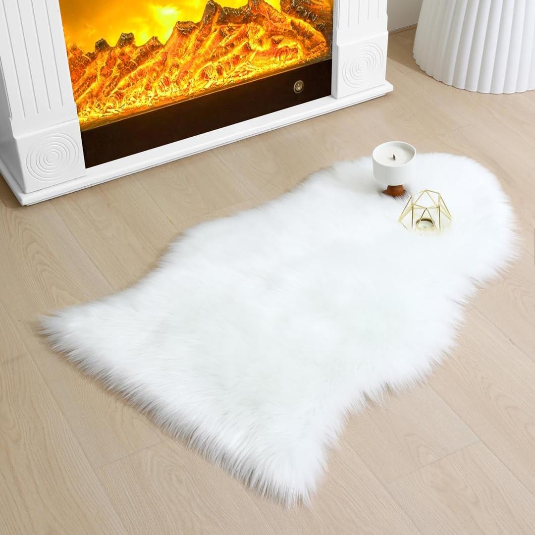 Faux Fur Small Rug 2 x 3 ft White Shaggy Sheepskin Machine Washable Fuzzy Area Rug Super Soft Fluffy Plush Carpet for Bedroom Living Room Floor Nursery Kids Room Bedside Rug