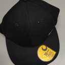 Carhartt Men's 106665 Firm Duck Flat Brim Cap (Black) 
One Size