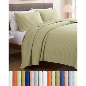 Quilts Cal King Size - Sage Green Bedspread Cal King Size with Stripe Stitch Pattern - Lightweight Bedspread for All Seasons - Soft Breathable Summer Quilted Coverlet with 2 Pillow Shams - 118" x 106"