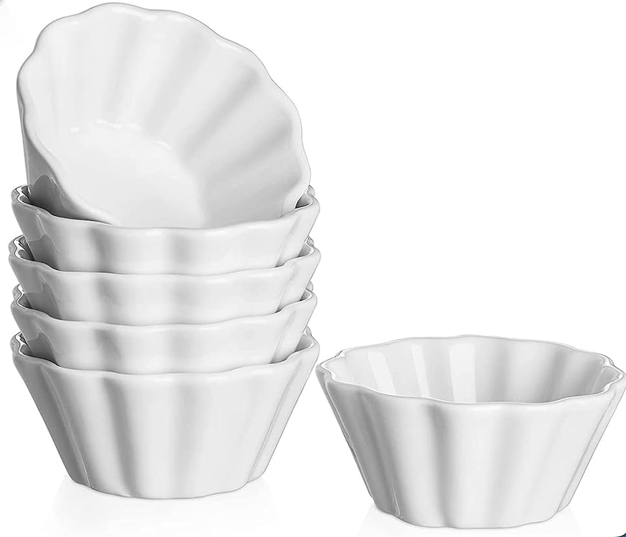 DOWAN Ramekins 8 oz Oven Safe, Creme Brulee Porcelain Ramekins for Baking, Flower-Shaped Custard Cups, Condiments Cups, Souffle Dish, Dipping Bowls, Set of 5, White