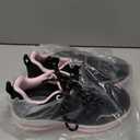 Size 8 Wide Women's Running Shoes pink